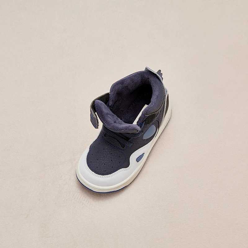 Dave Bella 2023 Winter Childrens Casual Soft Plush Outdoor Comfort Kid Boys Board Shoes C260130