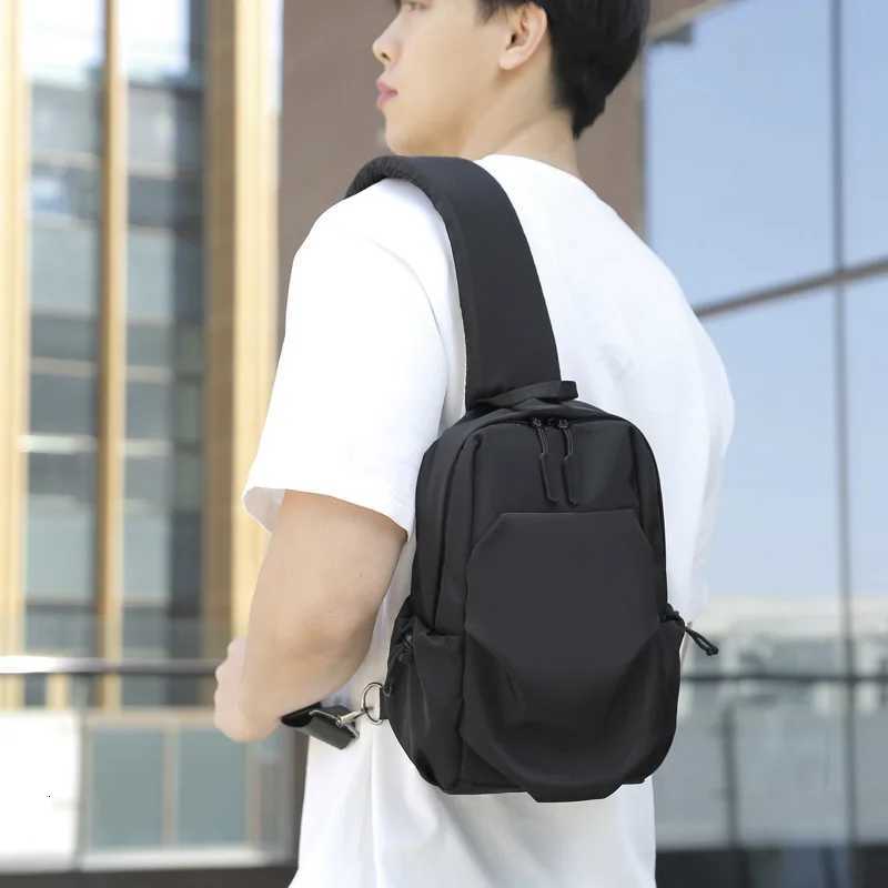 Fashion Mens Sports Ch Bag Waterproof Wear-resistant Mti-cpartment Shoder Crossbody Bag Outdoor Sports Travel Messenger Bag Y251121