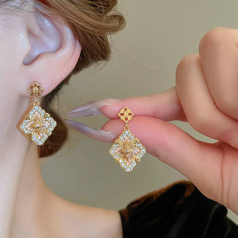 Real Gold Plated Silver Needle Flower Mother-of-Pearl Zircon Double-Sided Design Sense Studs Vintage Fashion Light Luxury Earrings for Women - view 3