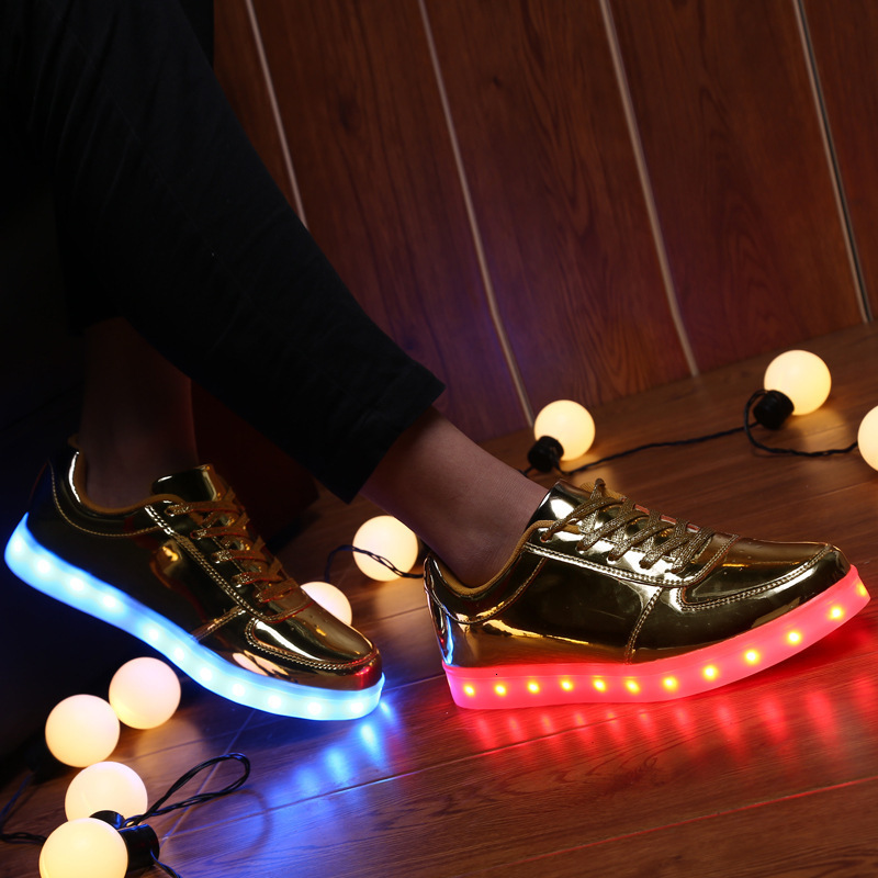 Colorful LED shoes, luminous shoe lights, gold and silver shoes, fashionable trendy shoes, skateboarding shoes, casual children's shoes
