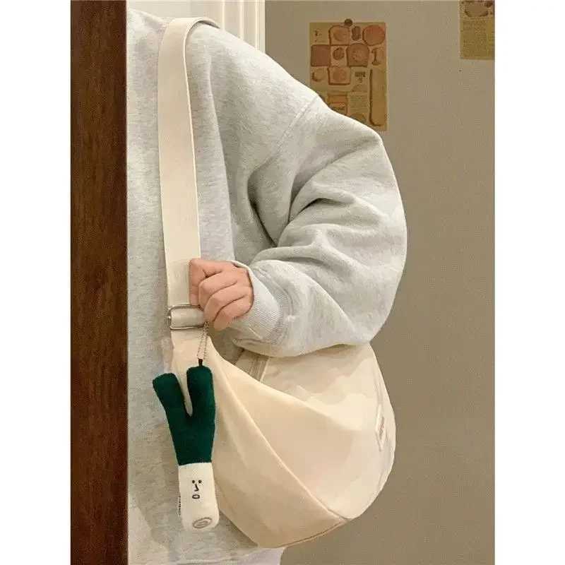 Versatile Crossbody Dumpling Bun for Women 2025 New College Students Commuting to Class Large Capacity Canvas BagT251121