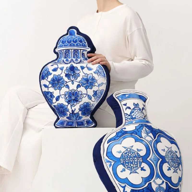 Chinese Blue Porcelain s Vase Shape Cushion Luxury Retro Cushions Decorative For Sofa Chair Bedding Home Decoration C251121
