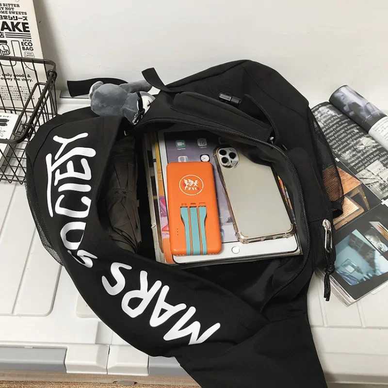 Fashion Mens Messenger Shoder Bag Sports Travel Large Capacity Backpack Fem Students Crossbody Ch Casual Bag bolso Y251121