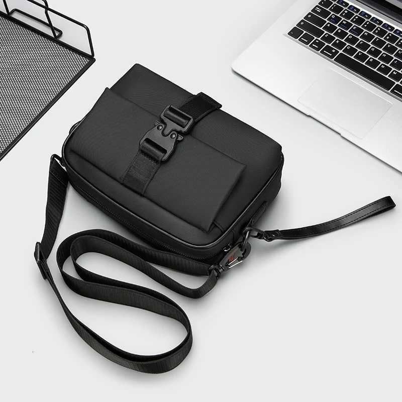 Fashion Casual Men Small Shoulder Bag High Quality Soft PU Mens Mini Handbag Day Clutch bag Phone Bags Sac hommesT251121