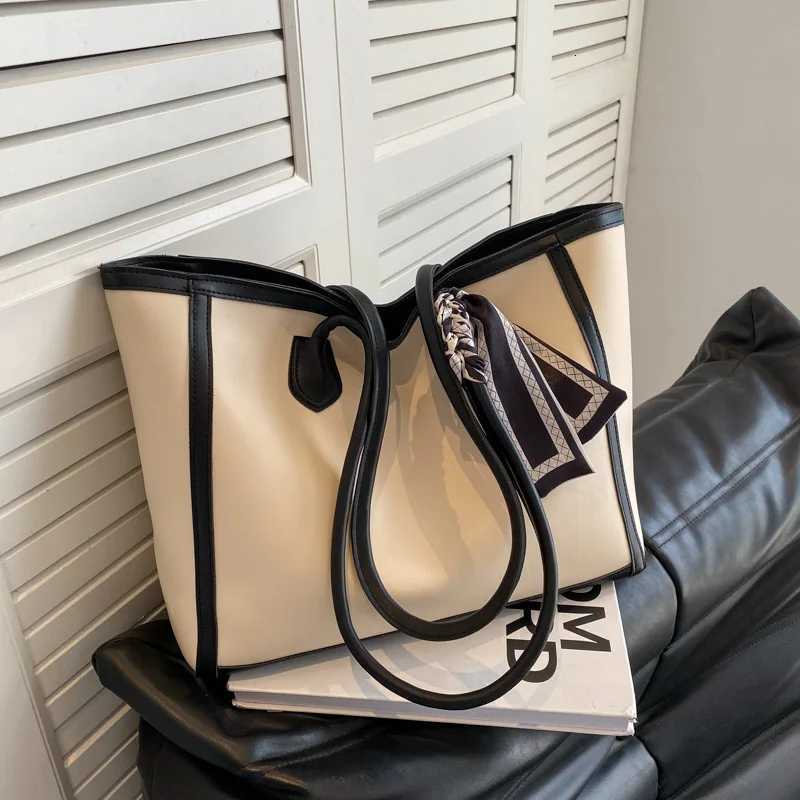 2025 New High-end Texture Commuter Big Bag Fashionable Versatile Shoulder Tote Bag Shopping Bag Large-capacity BagT251121