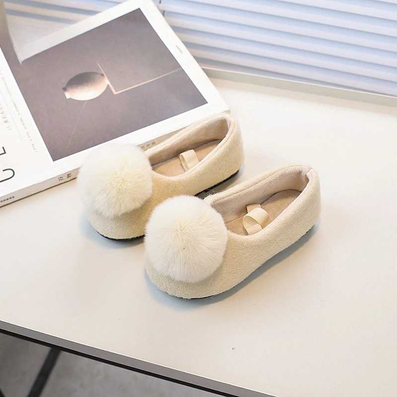 Winter Kids Causal Moccasin New Girls Plush Shoes Soft Hairball Childrens Fashion Princess Flat Cotton Shoes Warm Furry HairyW251121