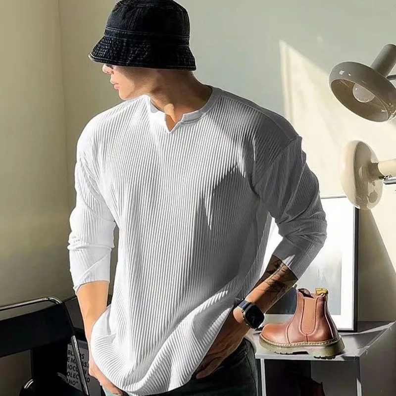 Mens Vneck loose fitting long sleeved Tshirt for spring and summer arrivals fitness muscle fit comfortable sportswear 250411Z