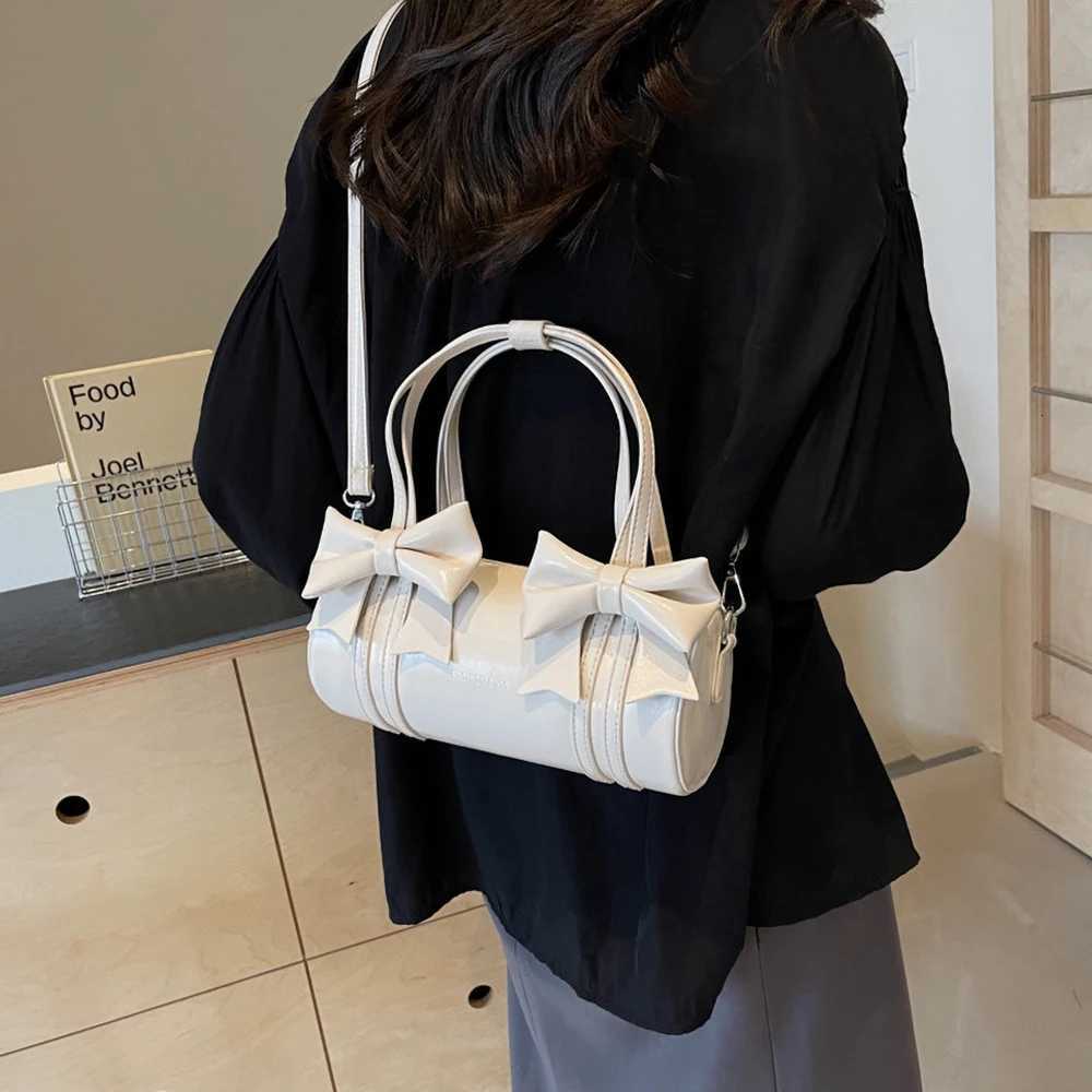 Fi Red Bow Bag for Wen 2024 Autumn New Single Shoder Underarm Bags Versatile Crossbody Handheld Cylinder Bag Y251121