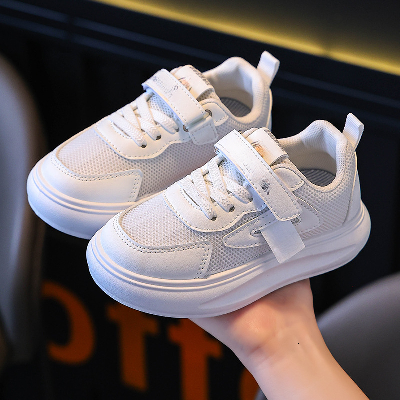 Little yellow duck children's shoes, glowing shoes, loafers, fashionable and trendy shoes, sports shoes, comfortable and casual children's s