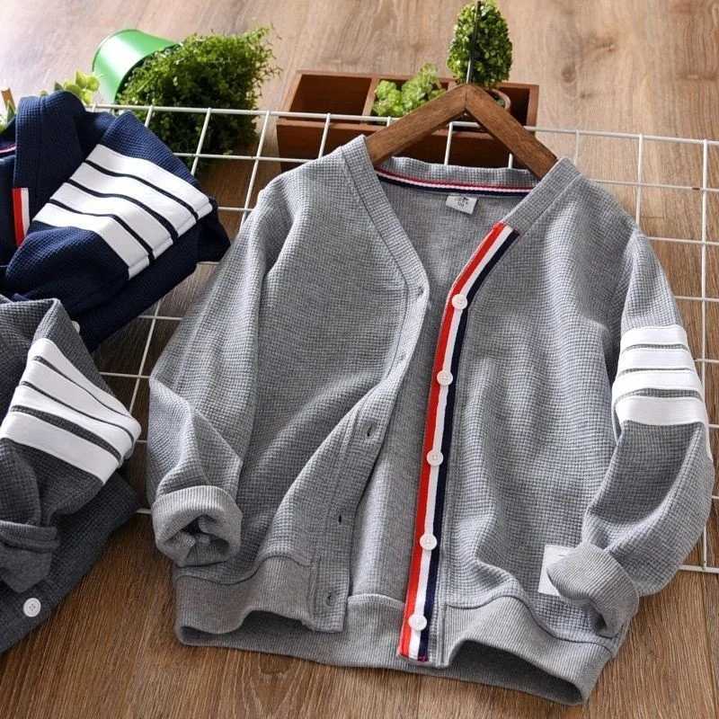 New Childrens Spring Autumn Striped Knit Sweater Long Sleeve Boys Girls Cotton V-Neck Cardigan Sweaters Kids Coat 3-13 Years L251120