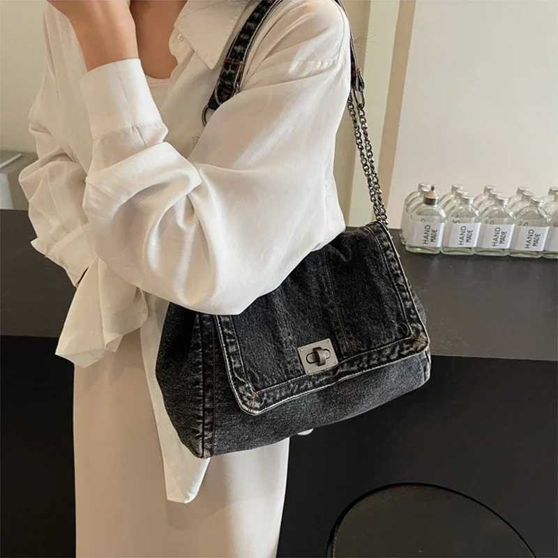 Casual Shoulder Bag For Women Denim Chain Underarm Bag Versatile Retro Buckle Design Casual Commuter Bag Large Capacity HandbagT251121
