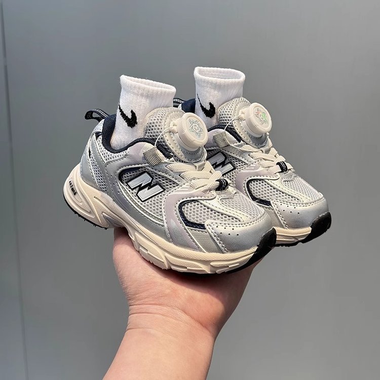 Free shipping for kids designer shoes running shoes beige sliver New Fashion Sport Shoes with Rotating Buckle outdoor sneakers sport shoes