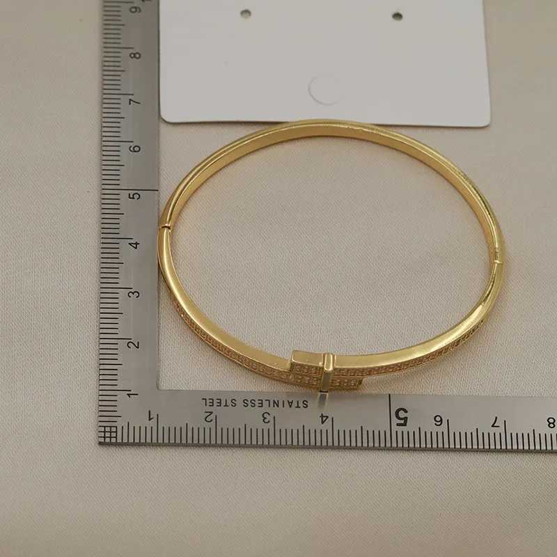 New Sight Crystal Geometric BanglesBracelet for Women Wedding Bridal Zirconia Bracelet Fashion Brand JewelryW251121