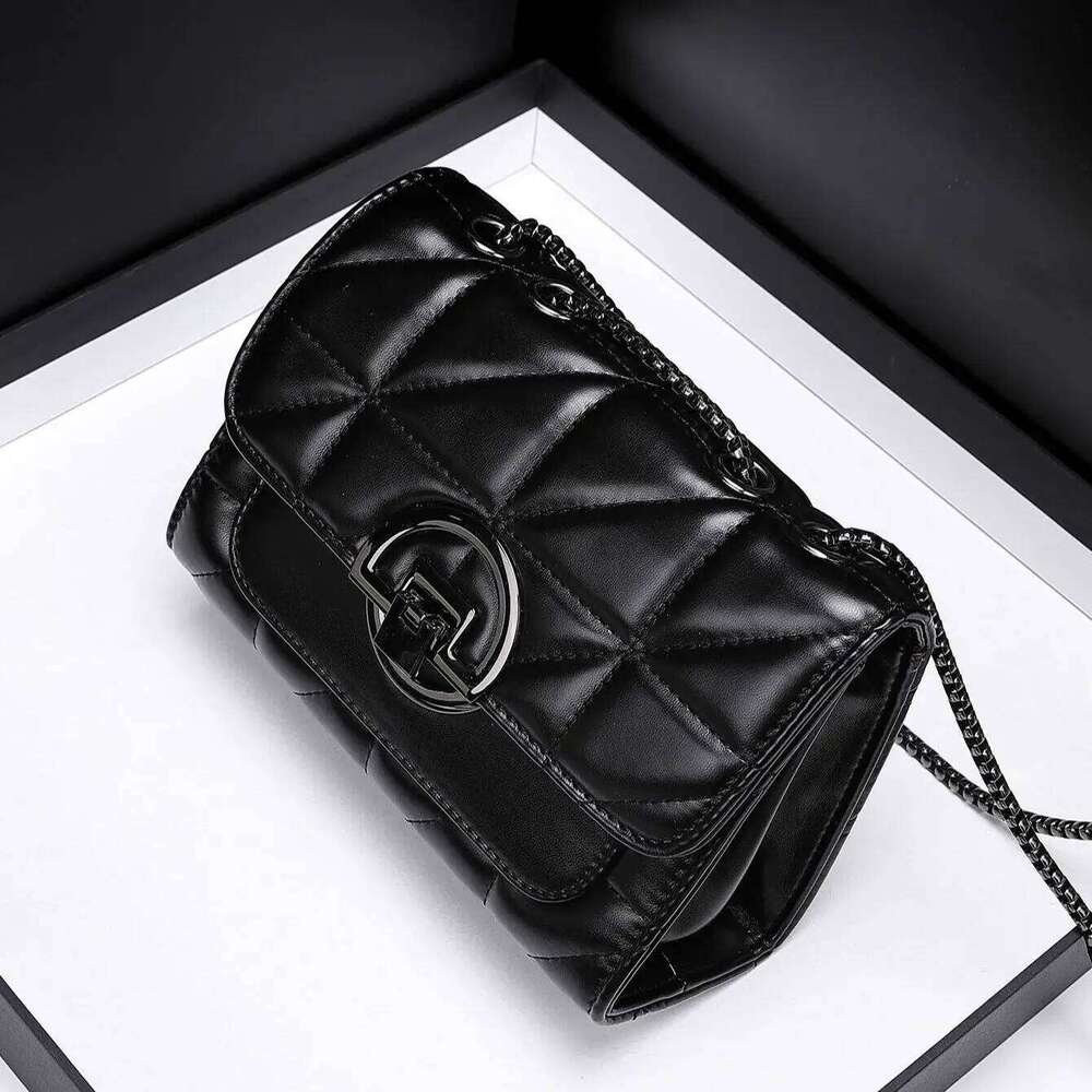 Designer Bags New Autumn Winter Style Fashionable And Versatile Mini Plaid Crossbody Bag Classic Flip Shoulder Bag Free Labubu Pendant As A Gift