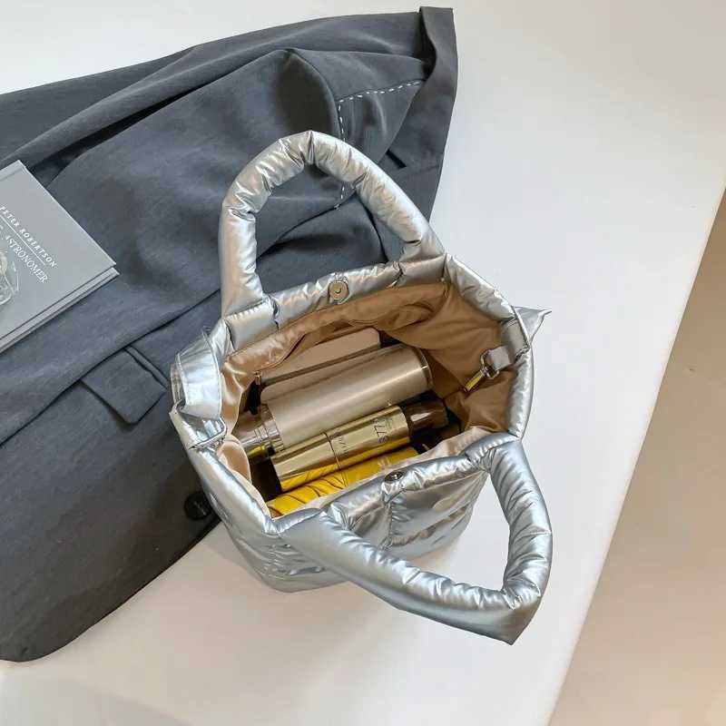 Winter Down Tote Bag for Wen Puffer Handbag Trendy Chic Puffy Top Handle Bag Quilted Padded Shoder Designer Shopper Bag Y251121