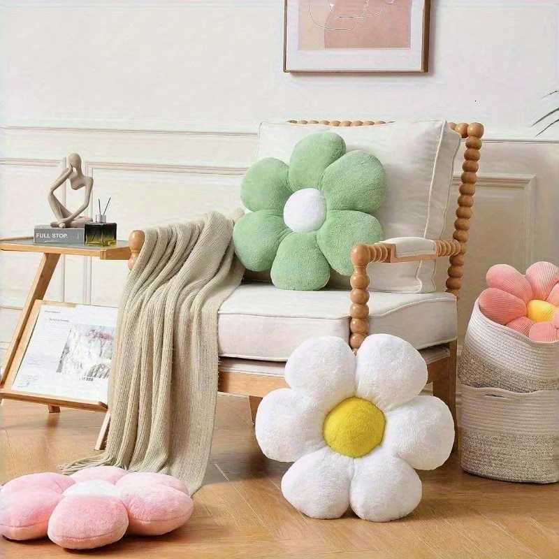 Soft Floral Shaped Plush -Polyester Fiber Decorative Cushion Charming Cozy Accessory for Living Room Bedroom Decoration C251121