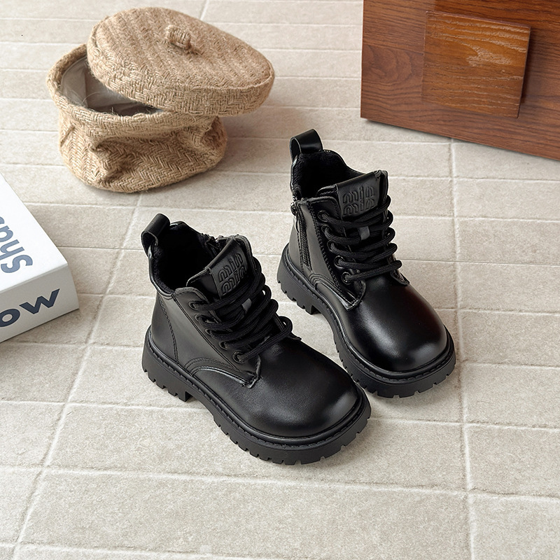 Autumn and winter luminous shoes new Korean version girls' style fashionable trendy shoes wool lining warm short boots casual children's sho