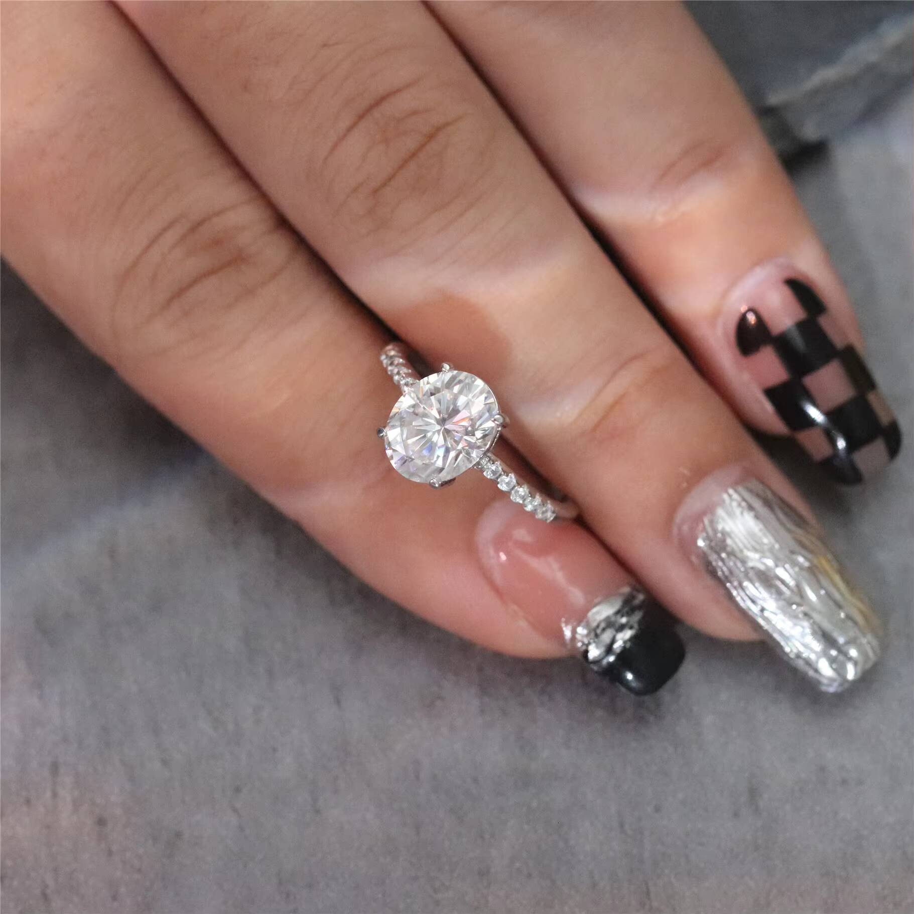 Elegant S925 Sterling Silver Oval 3 Ct Moissanite Ring