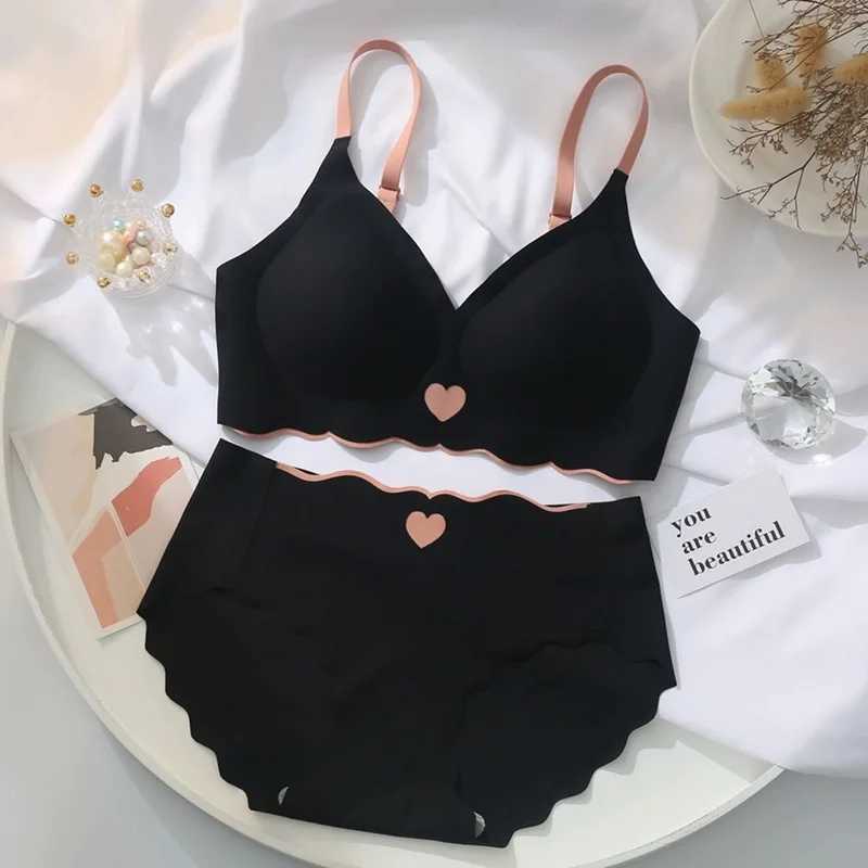 Seamless Bras Set for Women Push Up Bras Heart Pattern Bralette Sexy Low Rise Ice Silk Briefs Wavy Edge Underwear Set FeXJ251106