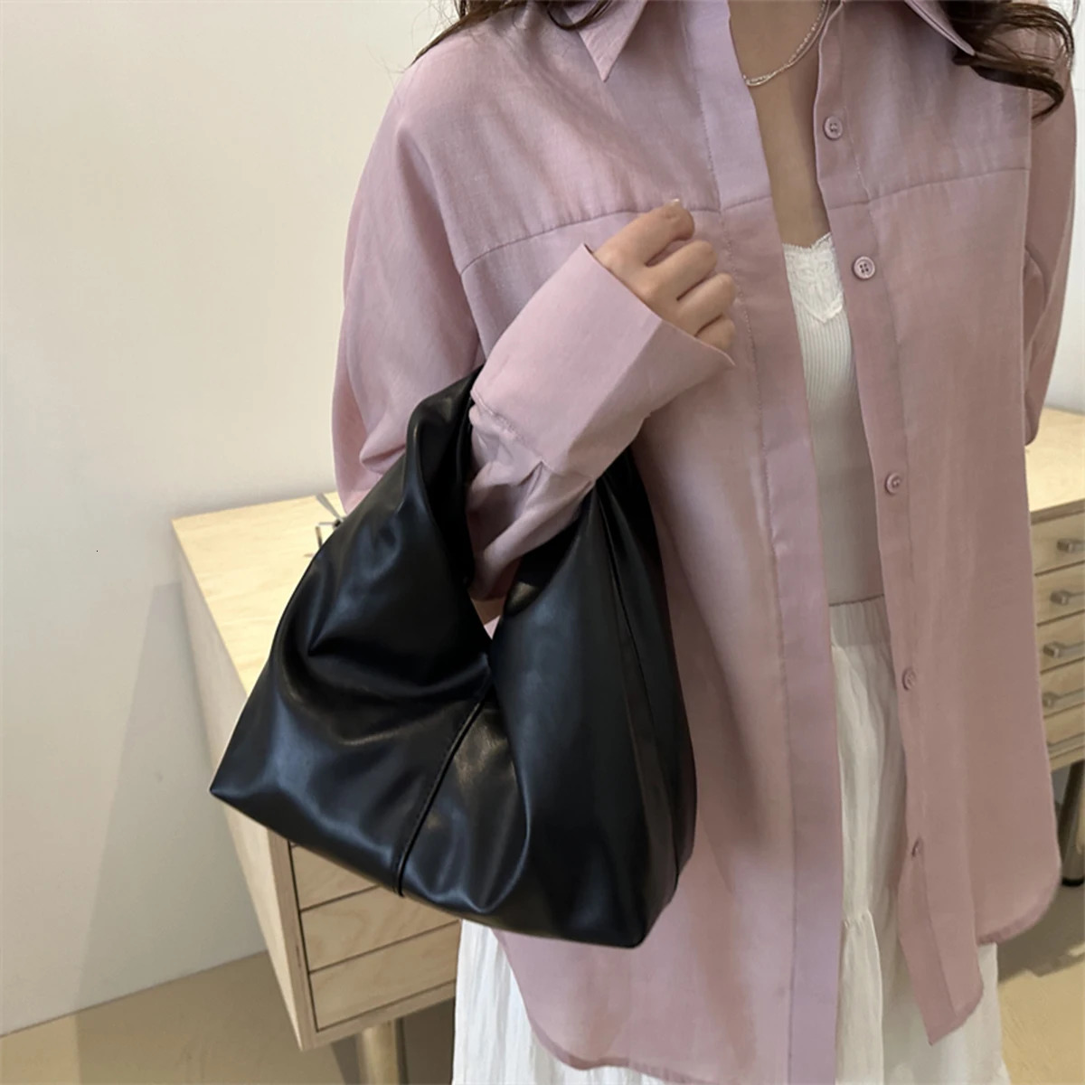 Womens Dopamine Pleated Handbag - Lightweight PU Clutch Bag with Magnetic Closure for Casual Chic Style Shoulder Bag R250421