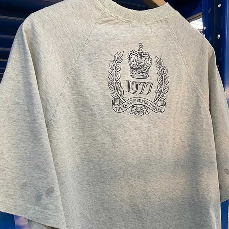 25SS New Retro Washed Grey Saint Cloth Mens Street Clothing Character Graphic Printed Brocade T-shirt X250421