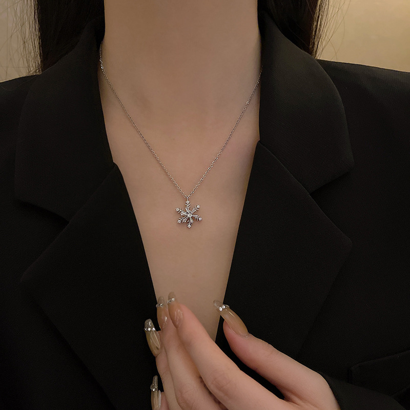 Rotatable Snowflake Necklace Women 2025 New Style designer necklace designer necklace for woman diamond chain luxury jewelry women mens necklace - view 5