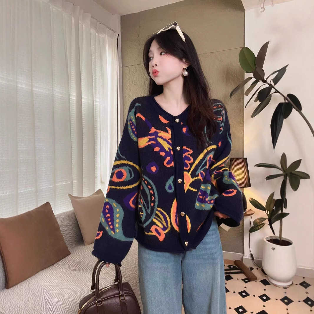 French retro frilled knitted cardigan 2025 autumn new style relaxed fashion color clash loose and slimming floral sweater for women251121