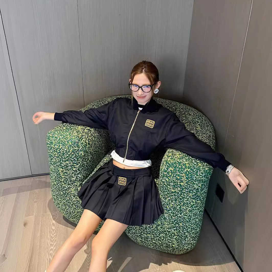 Mm24 Spring/summer Navy Blue Zipper Jacket Jacket+pleated Short Skirt Fashionable Color Blocking Versatile Set Y250420r936