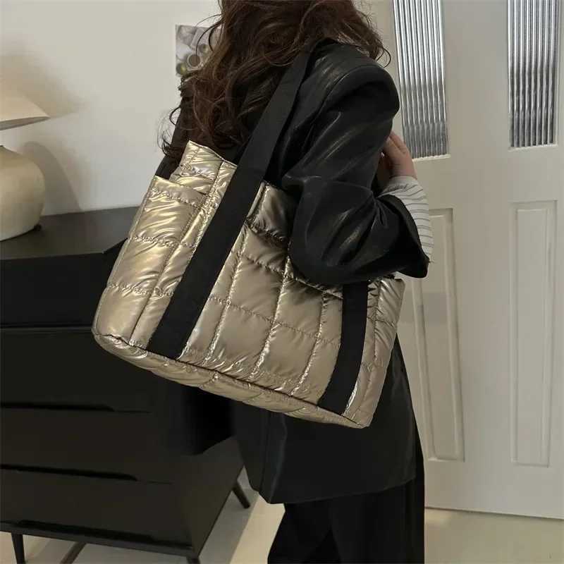Space Padded Wen Shoder Bags For Winter 2025 Large Capacity Black Handbags Designer Nyl Cott Warm Tote Solid Y251121