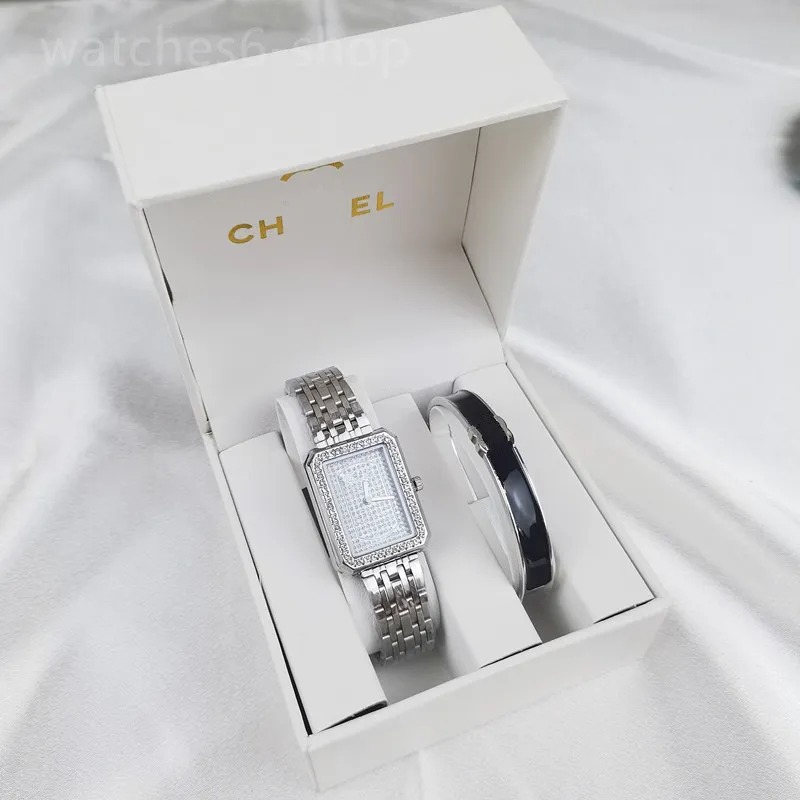 Fashion Women Watches Men Watch Quartz Movement Japan Battery Clock Silver Gold Couple Dress Wristwatch Splash Waterproof Designer Wristwatches Montre De Luxe