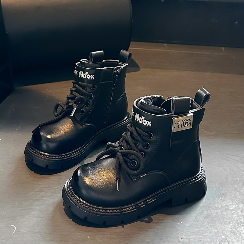 New designer shoes Boys and Girls Martin Boots with Fleece Lining Warm Leather Boots Autumn and Winter New Style Double Cotton Thick Sole Short Boots 