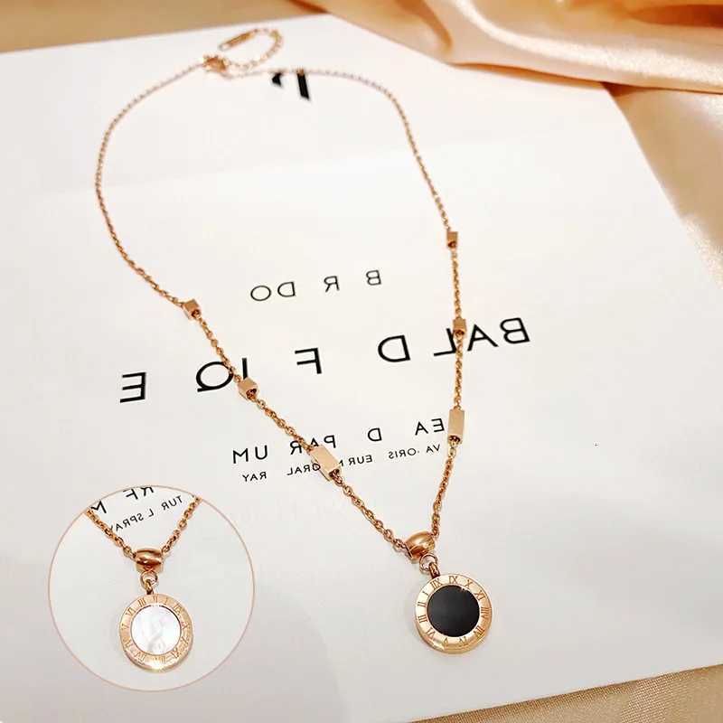 316L Stainless Steel 2-Color Roman Numeral Dial Shell Pendant Necklace For Women New Trend Girls Clavicle Chain Jewelry GiftsXJ251121
