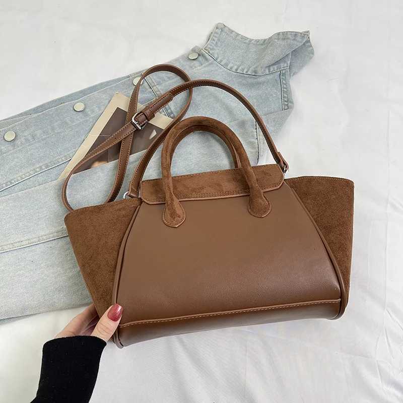 Fashion High-End Suede Bag 2025 New Large-Capacity Crossbody Bag Fiable Cmuter Handbag Wing Bag 8120XF Y251121