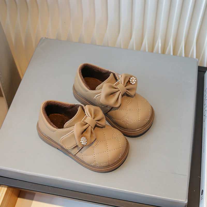 1-8 Years Old Childrens Cotton Shoes Autumn and Winter Khaki Bow Boys Girls Leather Shoes Beige Fashion with Kids Baby BootsW251121