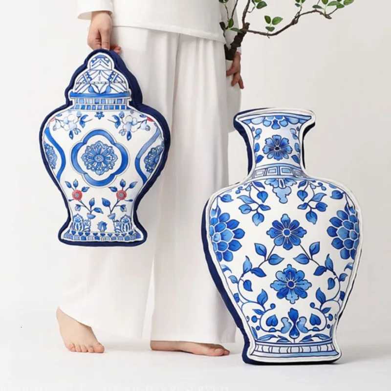 Chinese Blue Porcelain s Vase Shape Cushion Luxury Retro Cushions Decorative For Sofa Chair Bedding Home Decoration C251121