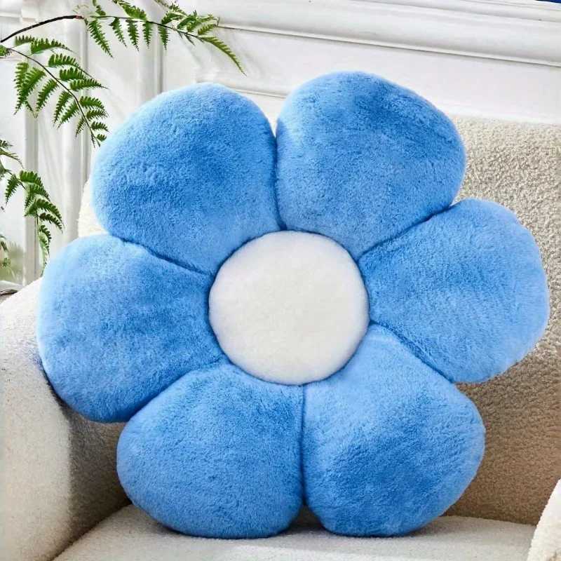 Soft Floral Shaped Plush -Polyester Fiber Decorative Cushion Charming Cozy Accessory for Living Room Bedroom Decoration C251121