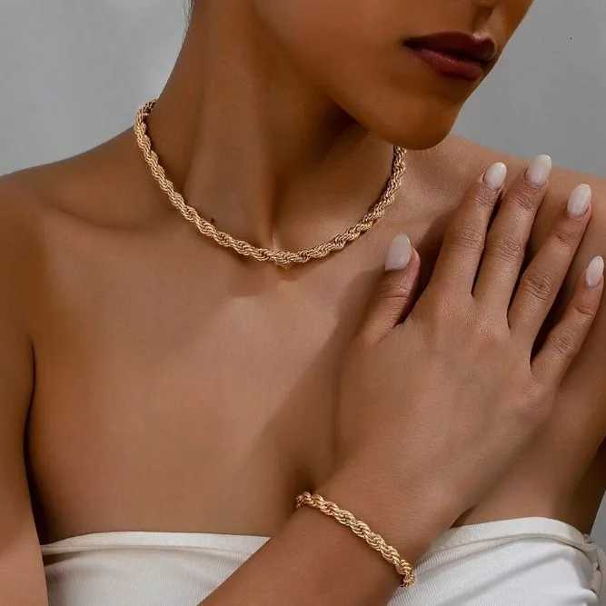 Joyera Mujer Golden Stainless Steel Snake Bone Chain Necklace Hip Hop Chic Women Simple Style Necklace Bracelet Sets Jewelry W251121