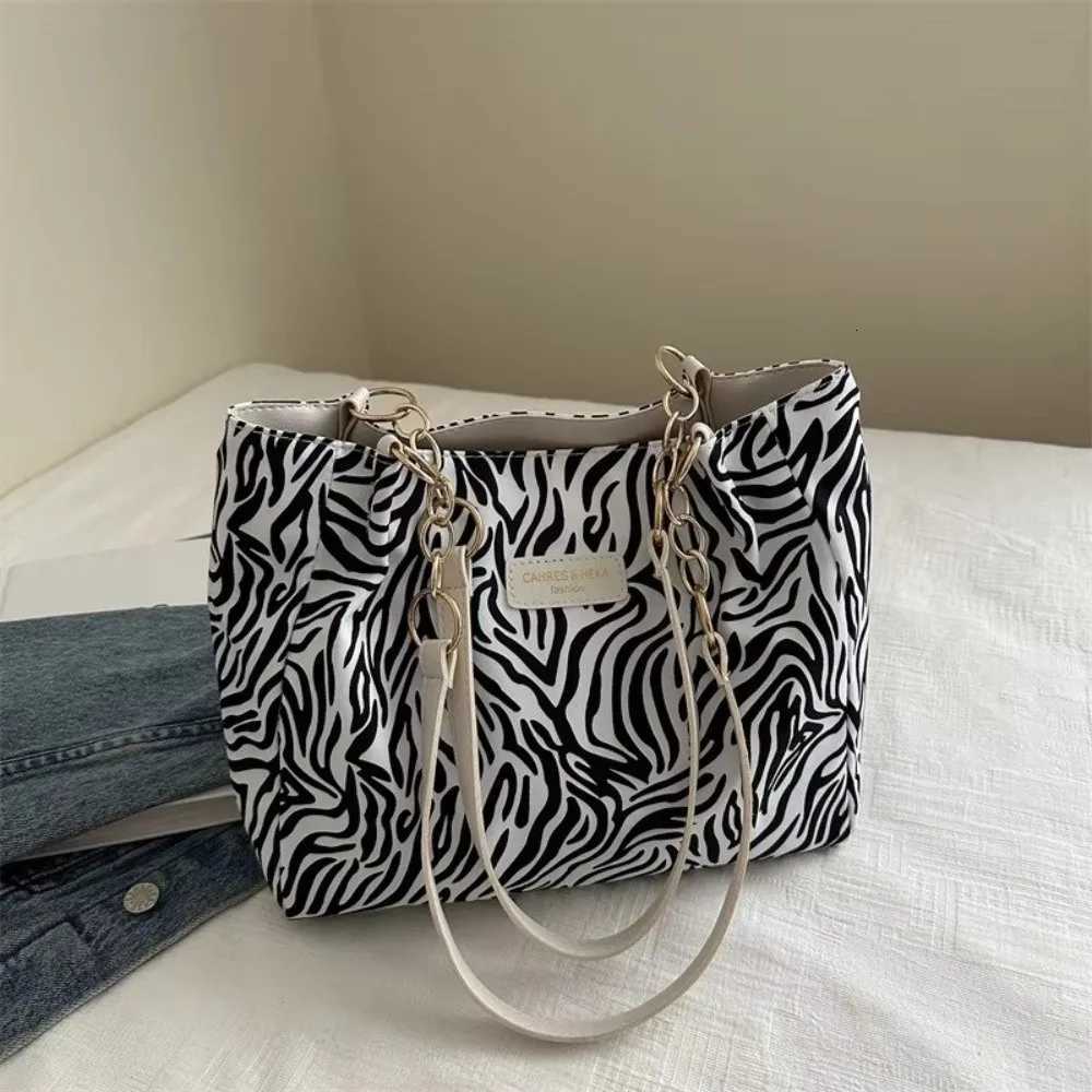 Stylish Large Capacity Women Shoulder Bag PU Leather Casual Style Handbag School Bag Animal Printing Crossbody Bags StudentT251121