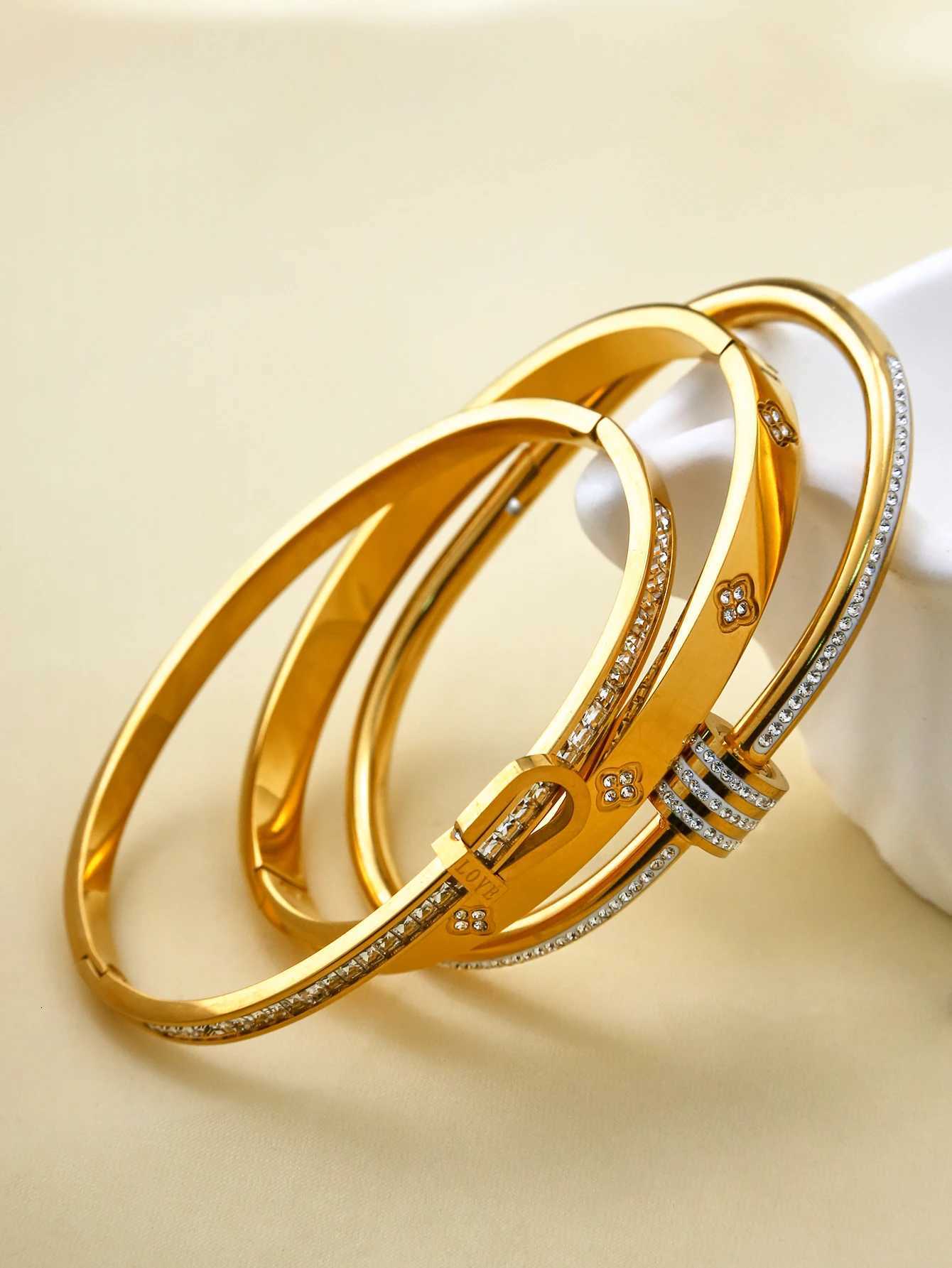 Korean High-Grade Temperament Charm Stainless Steel With Diamond Horseshoe Buckle Four-Leaf FlowersSmall Waist Bracelet FemaleW251121