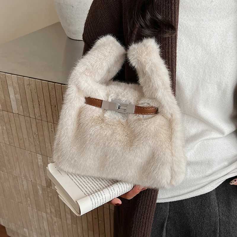 Autumn and Winter New Plush Small Bag 2025 New Fi Versatile Crossbody Bag Super Popar Hand-Held Bucket Bag 6161MF Y251121