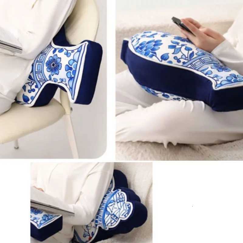 Chinese Blue Porcelain s Vase Shape Cushion Luxury Retro Cushions Decorative For Sofa Chair Bedding Home Decoration C251121