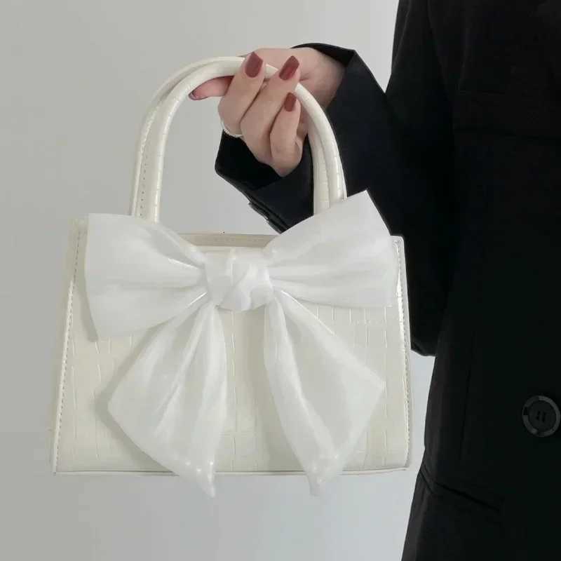 Fi Wens Cluh Purse Handbags Summer Bowknot Fem Underarm Bags Sweet Girls Small Square Shoder Messenger Bag Y251121
