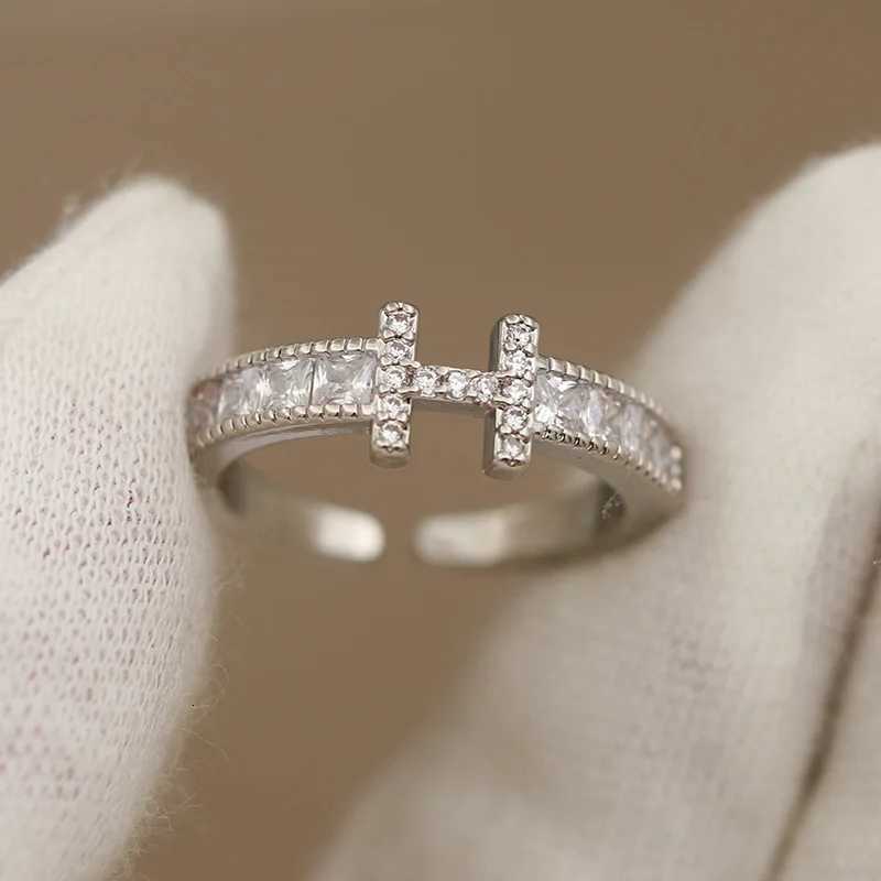 Classic Style Crystal Letter Bangles for Women Fashion Brand Jewelry Luxury Zirconia Bracelets Party AccessoriesW251121