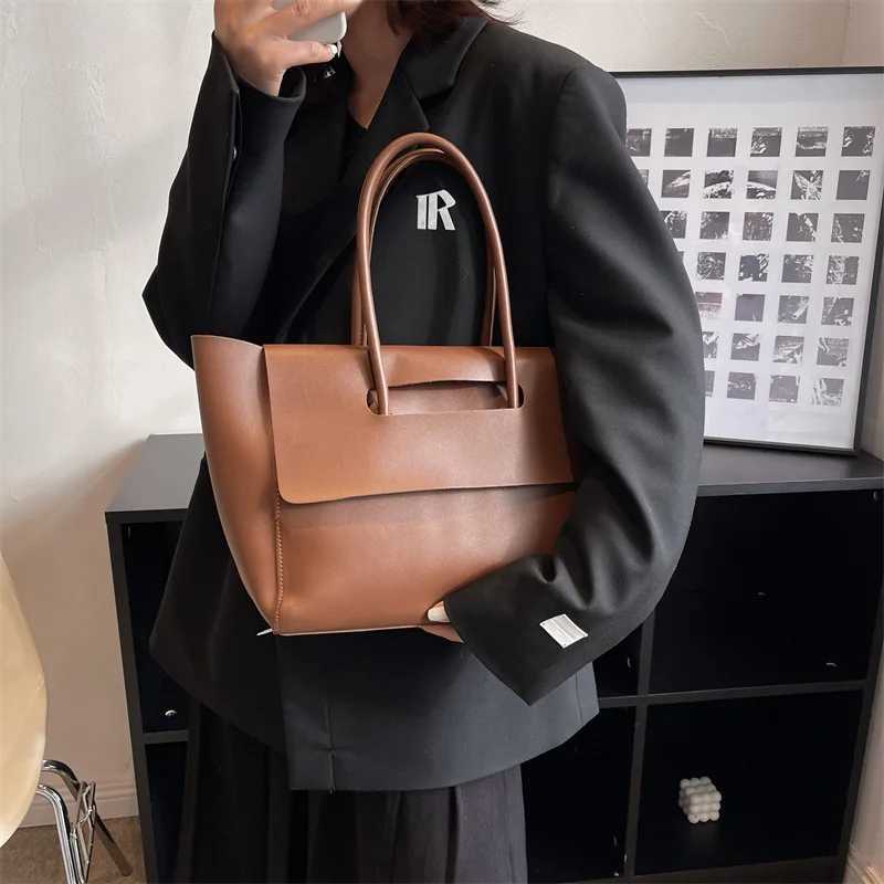 Fi Women Shoulder Bags 2023 New Large Capacity Handbags Simple Tote Bags Solid Color Famous Brand High Quality Bags XJ250605