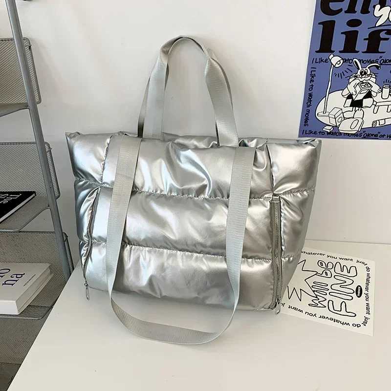 2025 New N Woven Solid Travel Handbag Large Capacity Zipper Popar Fi Shoder Bag Soft Simple Cmuting Crossbody Bag Y251121