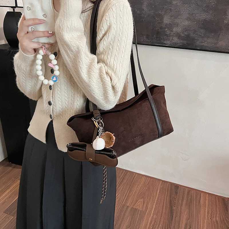 LEFTSIDE Wen Small Faux Suede Shoder Bag 2025 Winter Simple Hand Bag Luxury Designer Solid Color Handbags and Purses Y251121