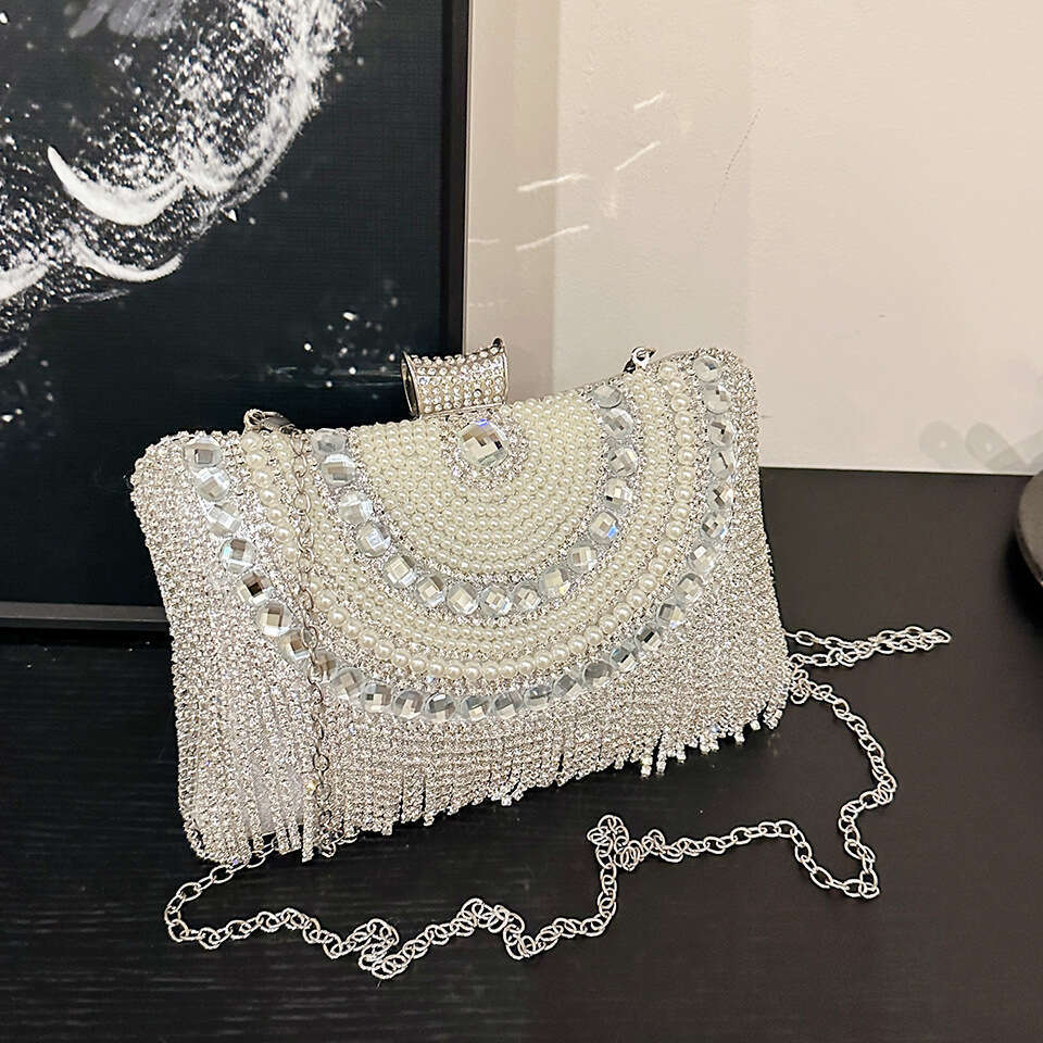 Evening gown bag pearl chain bags minimalist banquet women's 2025 new shoulder bags fashionable chain shoulder bags crossbody bag, elegant crysta