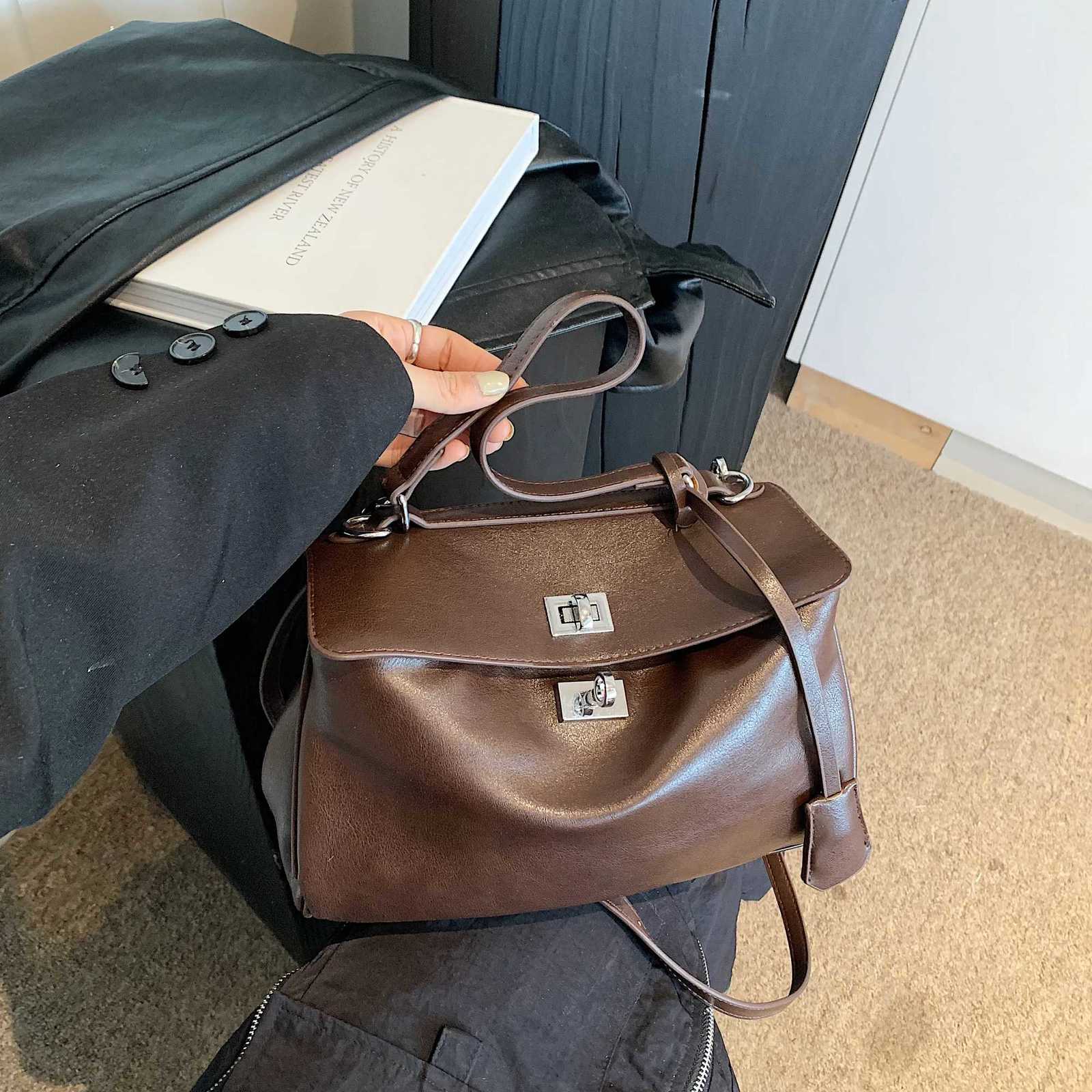 high-grade hand-held bag large-capacity tote bag with a stylish shoder bag Y251121