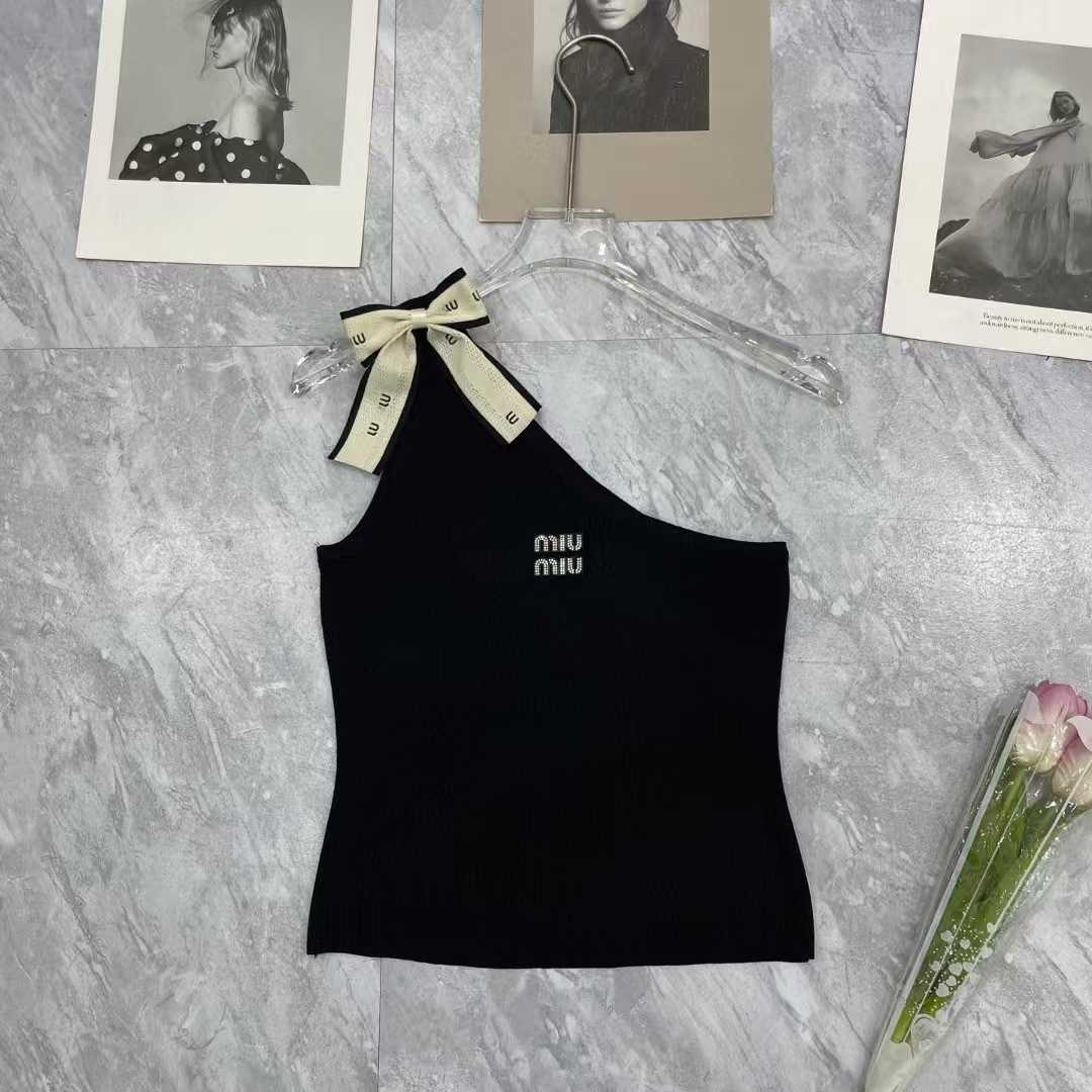 2025 Early Spring New Bow Camisole Tank Top with Exposed Shoulder Cover Slim Fit and Versatile Knitted Top Womens Trendy Short Style Y250420ovpw L2507