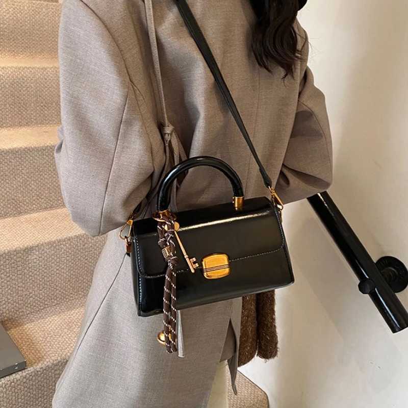 Solid Color Casual Cmuter Handbag 2025 New Niche Design Small Square Daily Bags Minimalist Shoder Bag for Wen Y251121